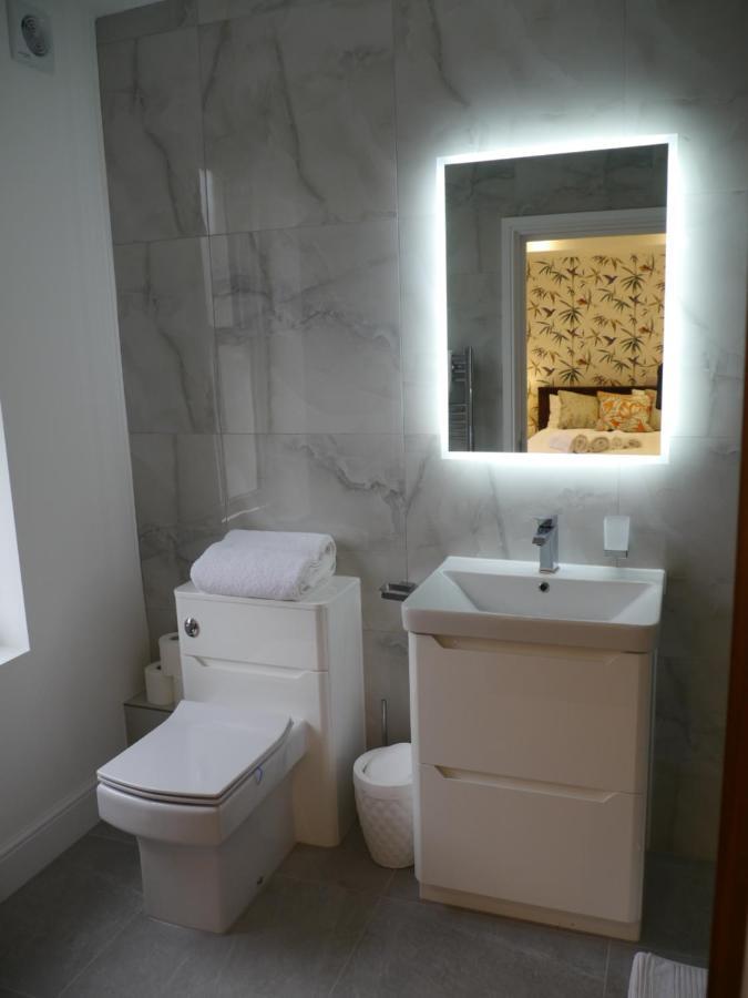 64 Avonmore Olympia Kensington Boutique Apartment *