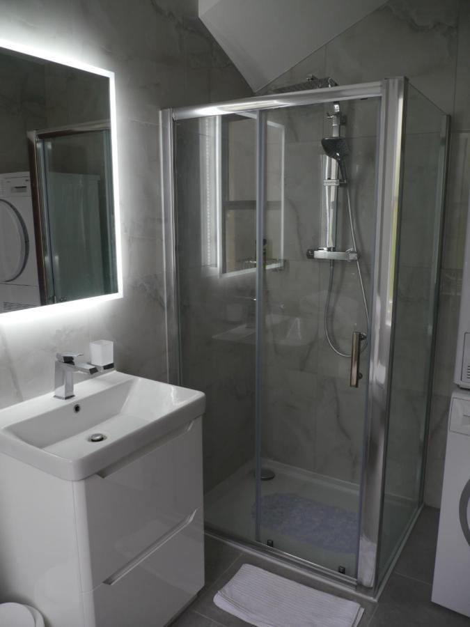 64 Avonmore Olympia Kensington Boutique *