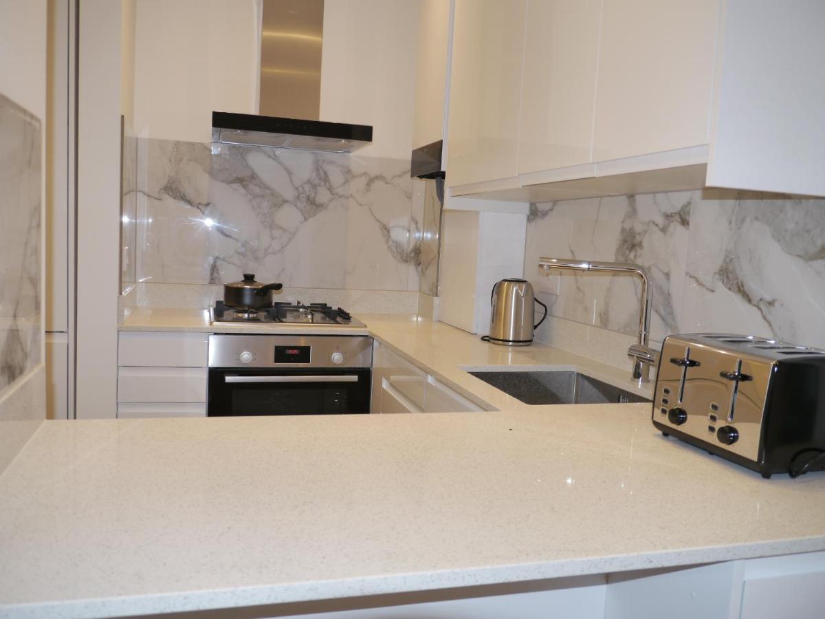 64 Avonmore Olympia Kensington Boutique *