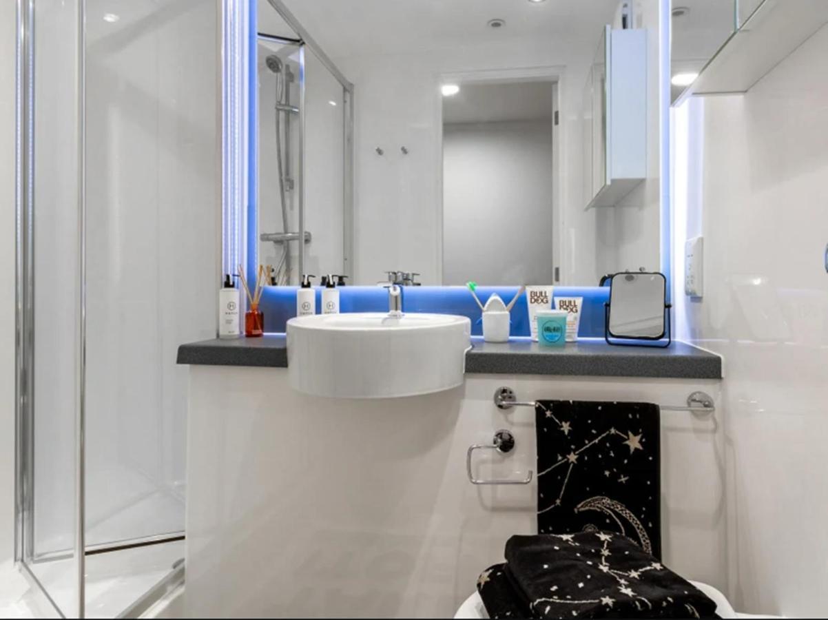 Modern Rooms In Wembley, Sk * Londen