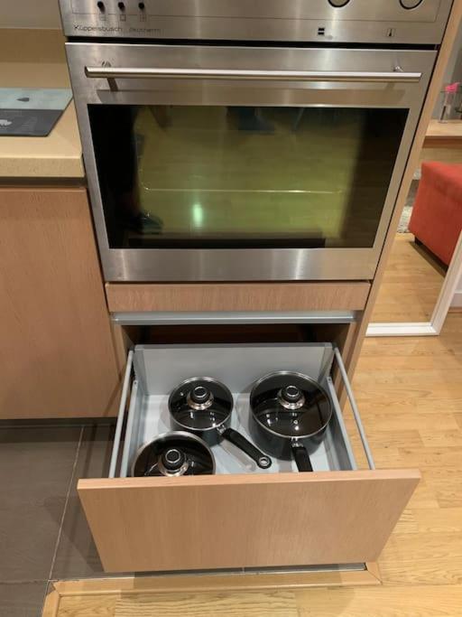 Apartment Stunning 2 Bed Flat! Centrally Located In London, Uk!
