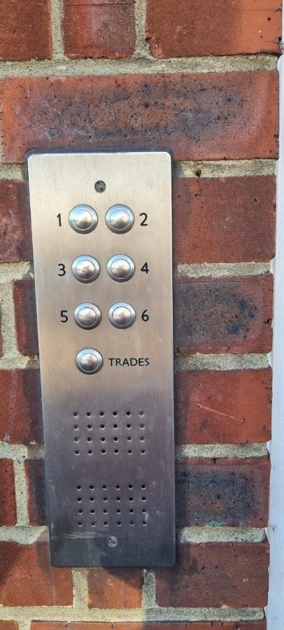 Private In Shares Flat Near Heathrow Airport Apartamento *