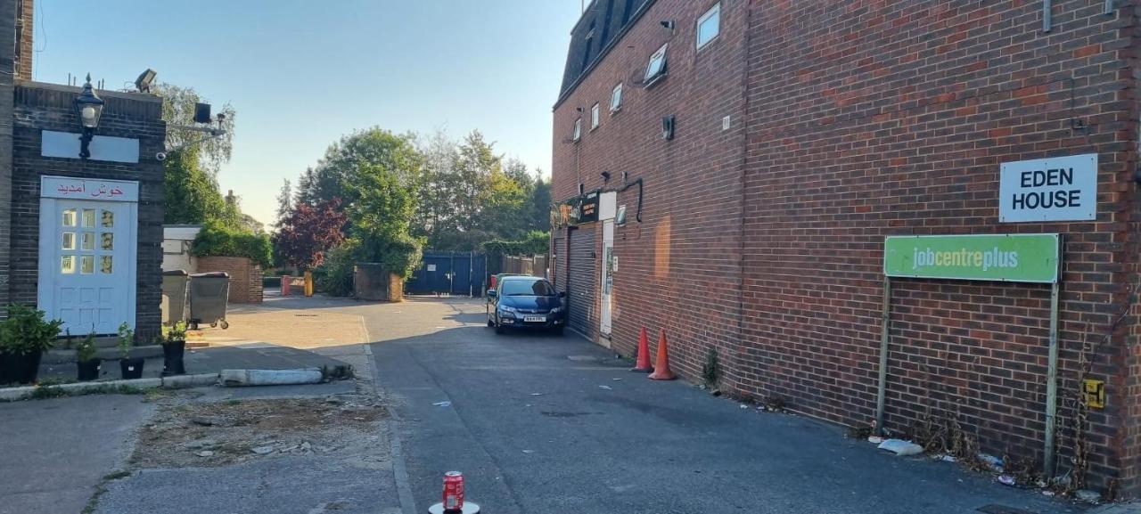 Private In Shares Flat Near Heathrow Airport Apartamento *