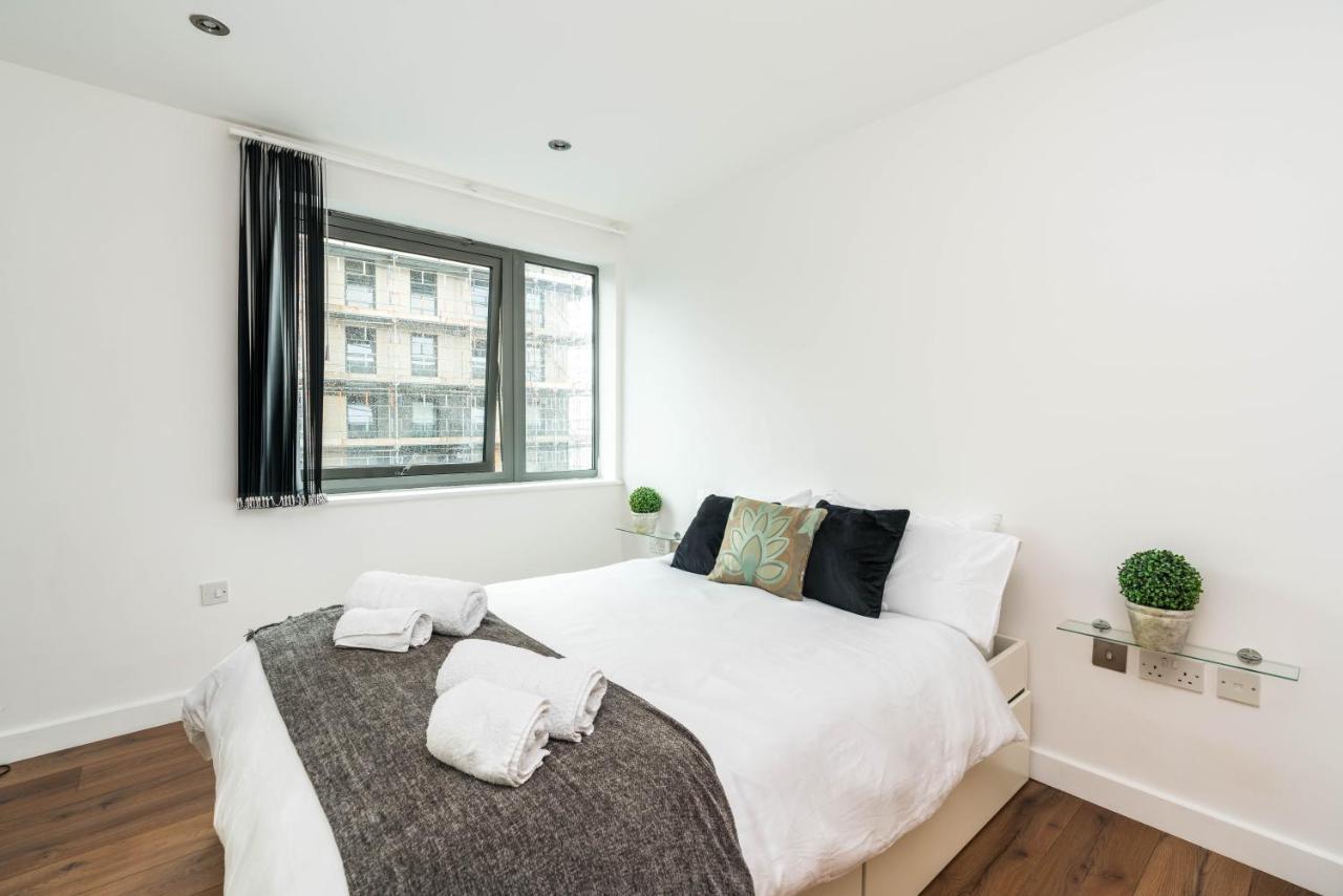 Apartment Fast Internet One Bedroom In Greater London, Id Required London