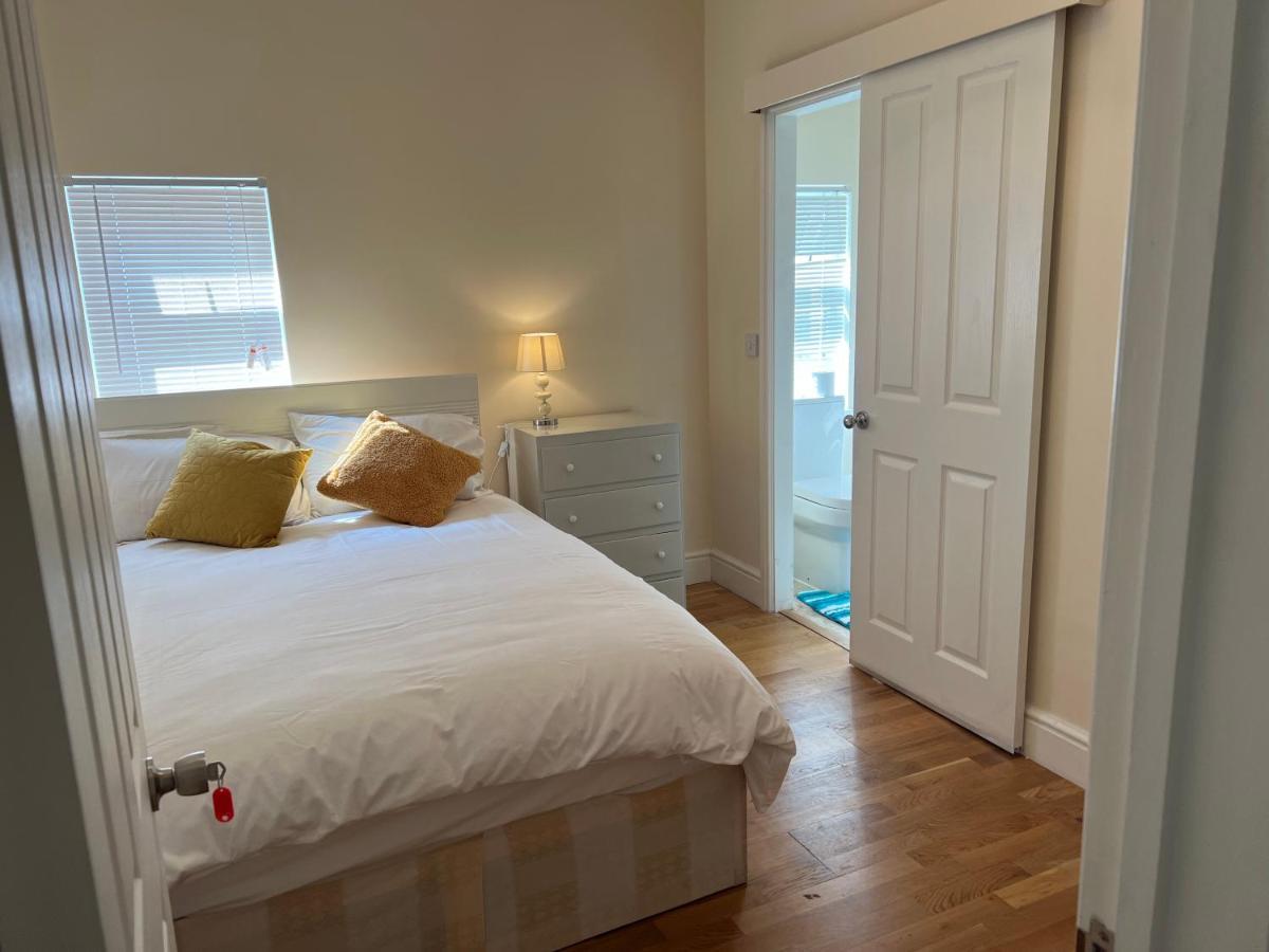 Blythe Park House Homestay London