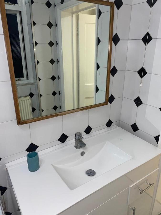Apartment Well Located 2 Bedroom In Kings Cross *