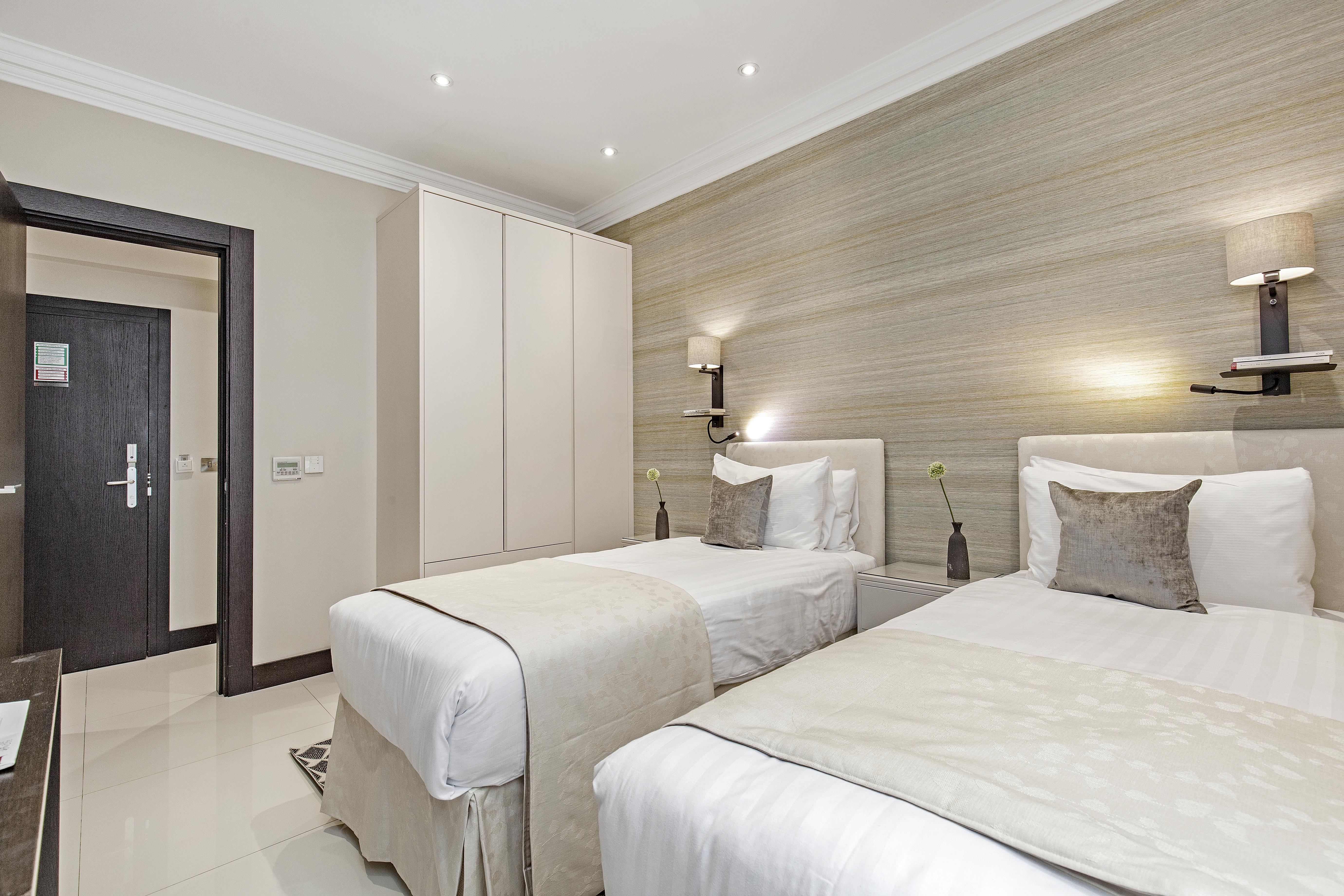 130 Queen's Gate 5* London