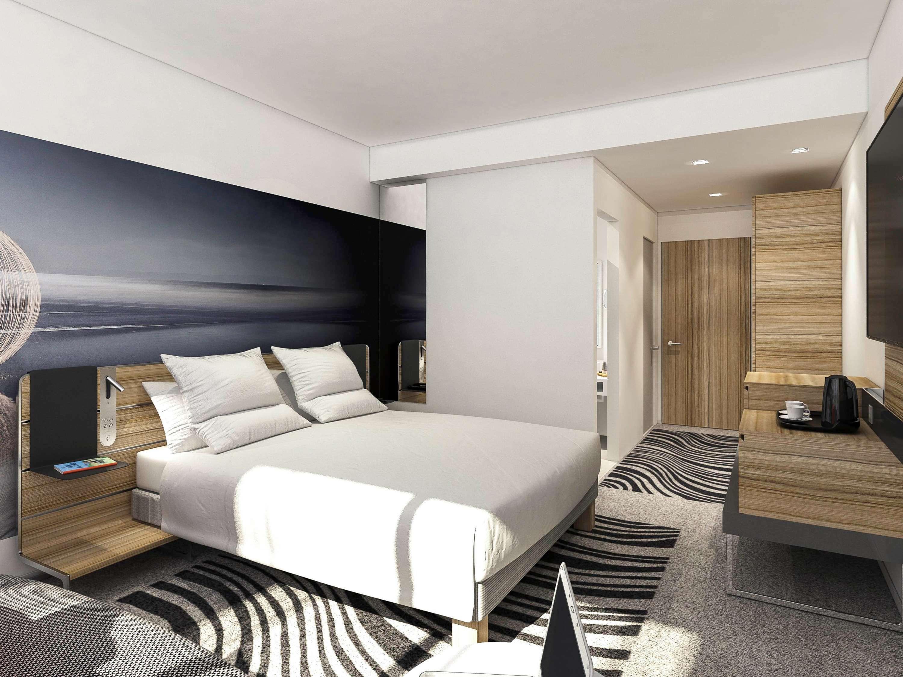Novotel Waterloo Hotel 4*