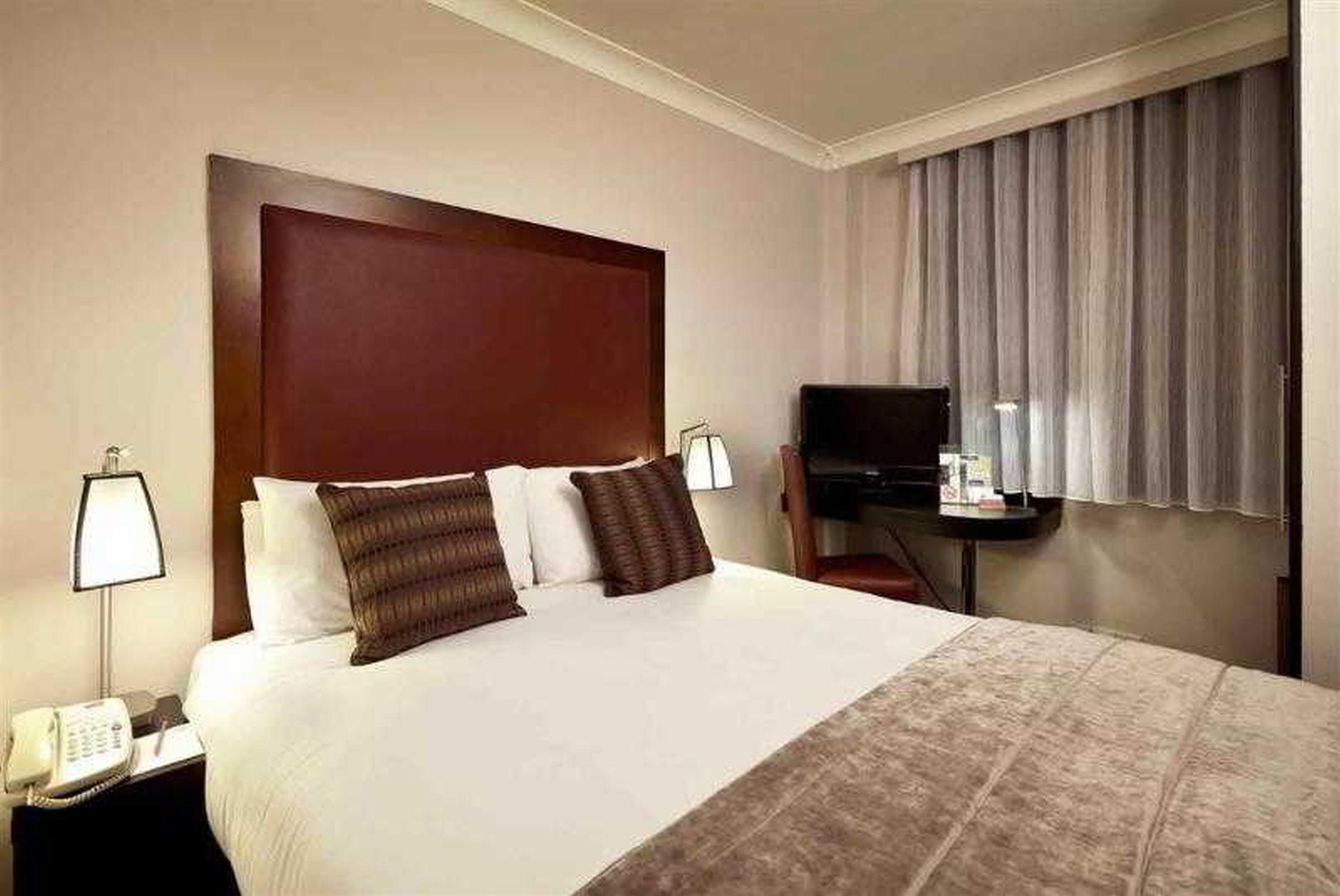 Mercure Kensington Hotel