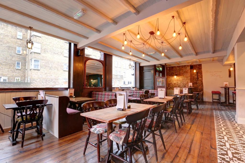 Publove @ The Exmouth Arms, Euston Londen