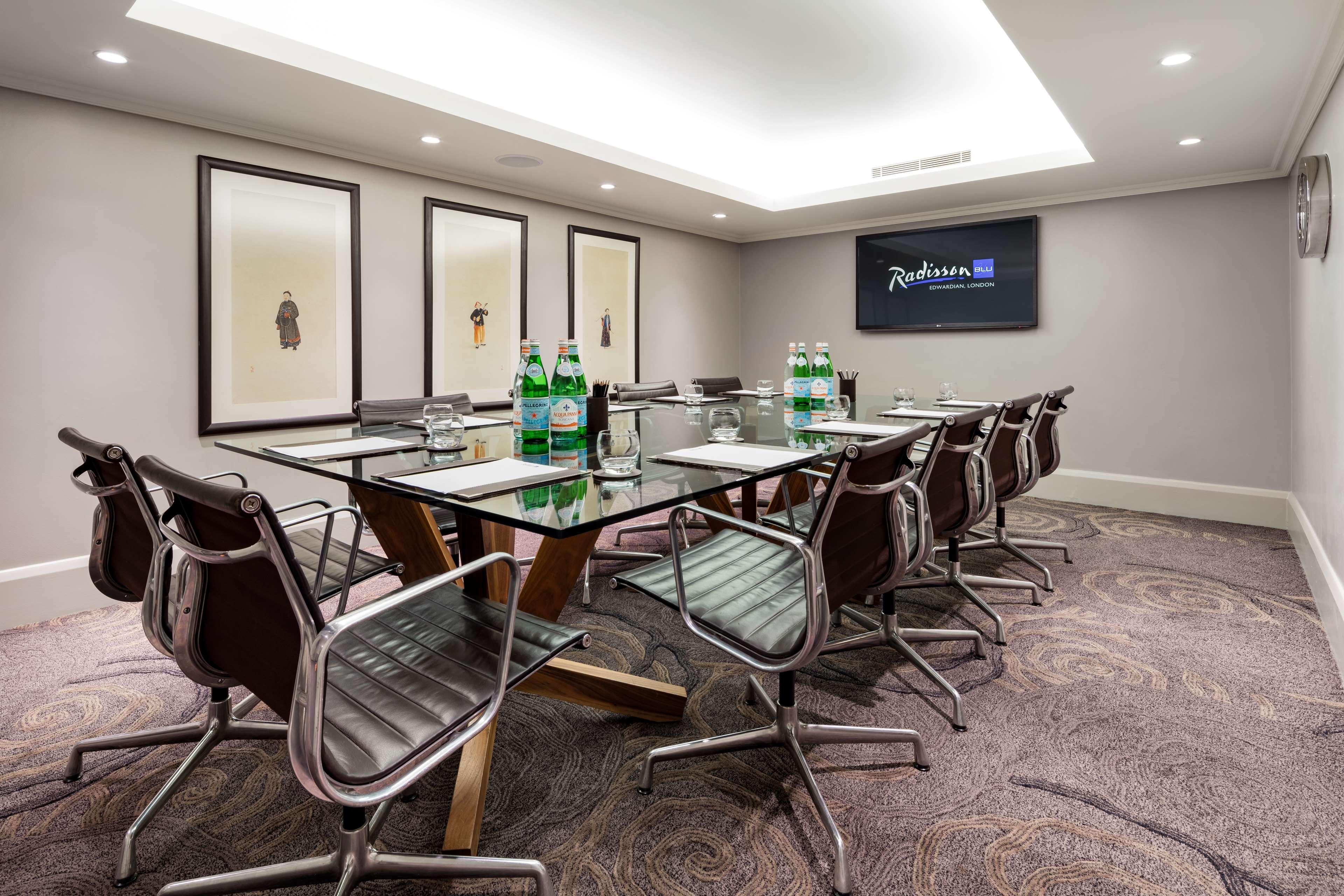 Radisson Blu Hotel, Euston Square 4*