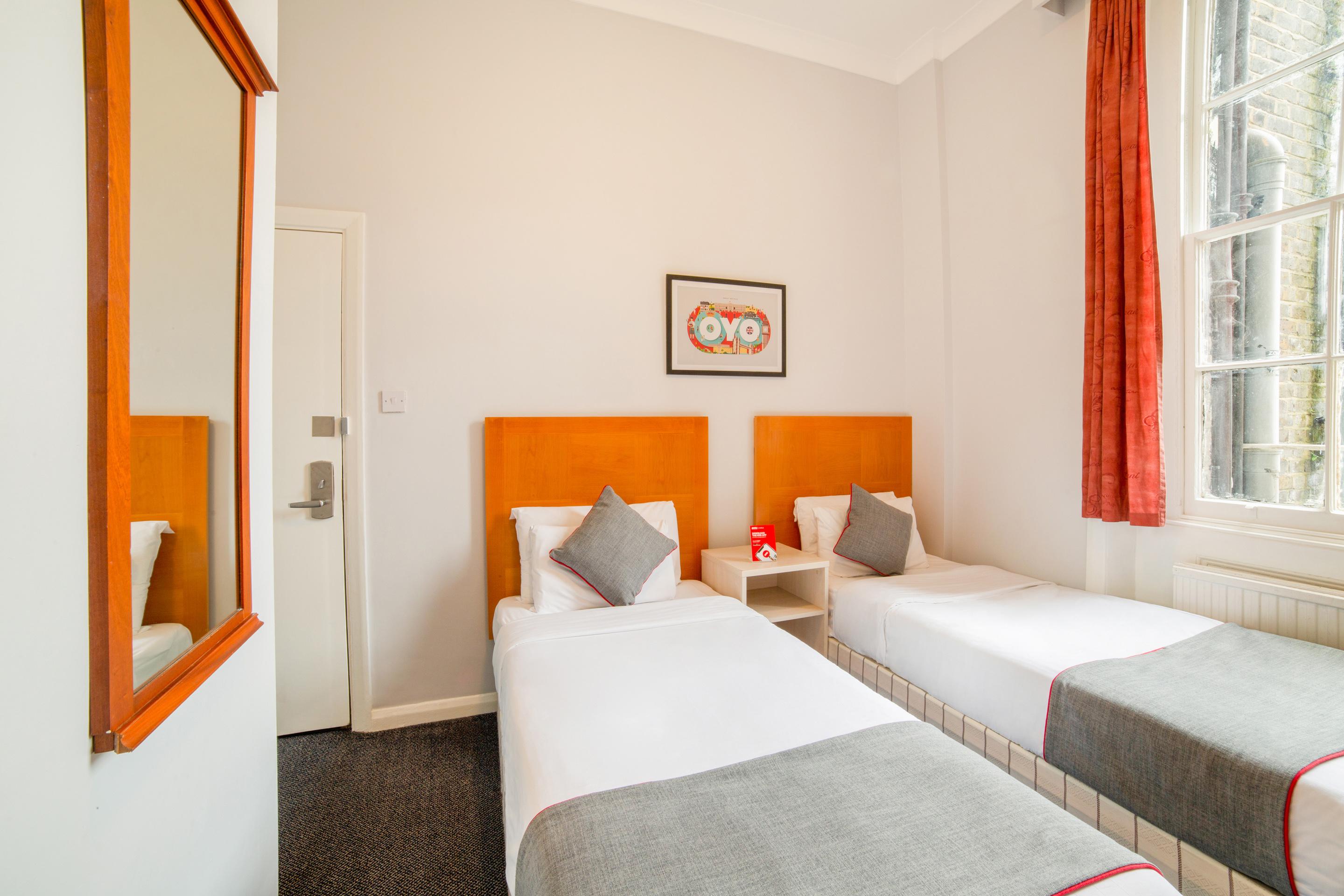 Hotel Studios28 3*