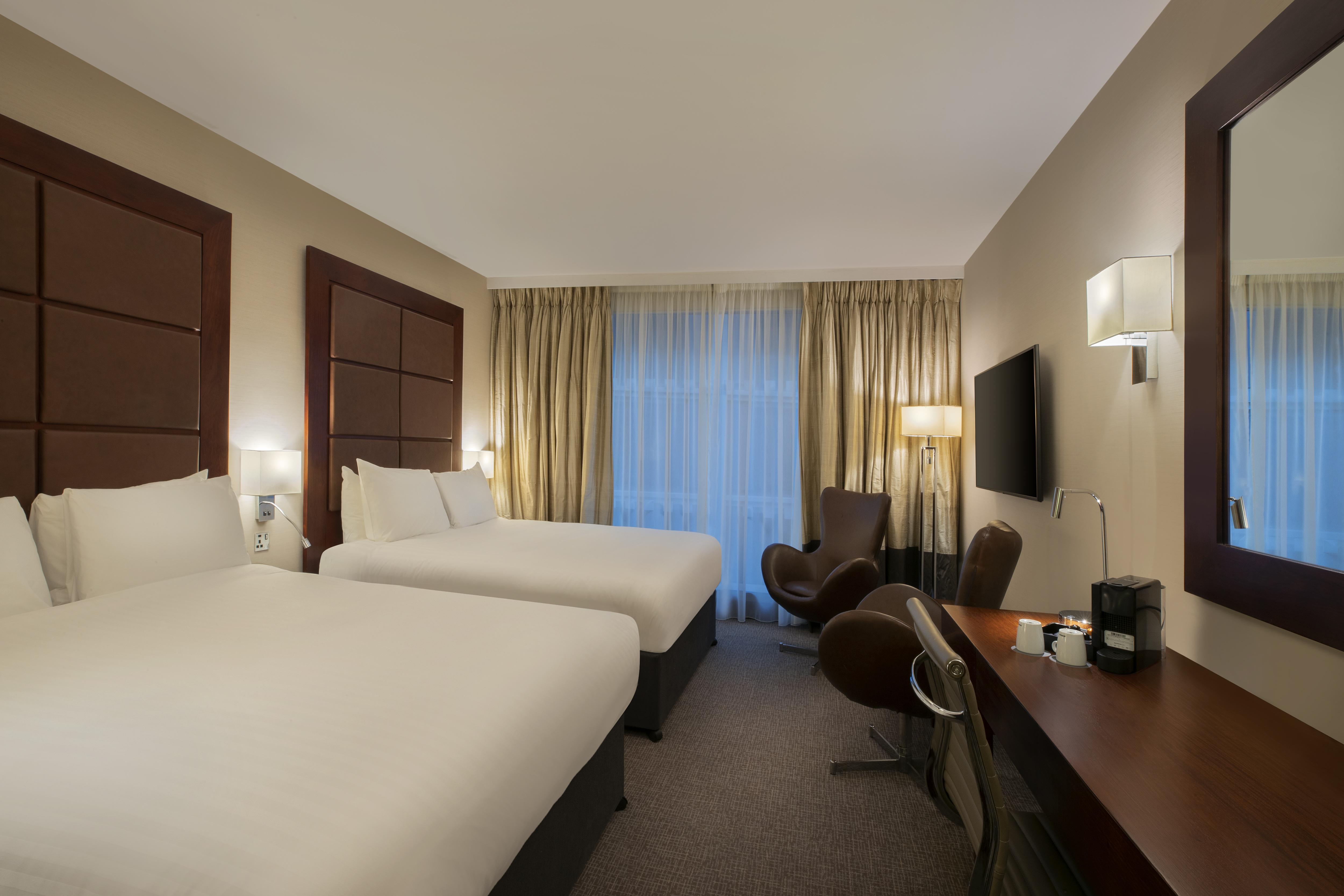 Hotel Leonardo Royal St Paul's 4*