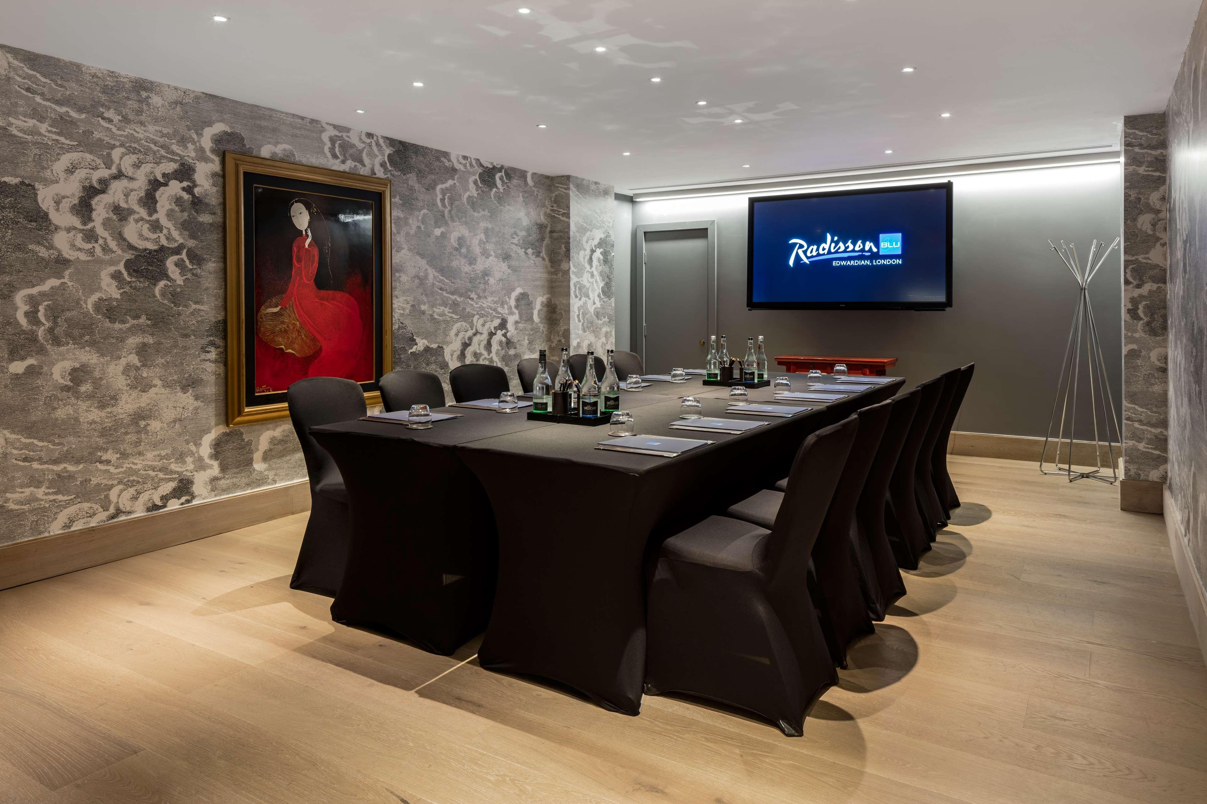 Hotel Radisson Blu Hotel, Leicester Square 5*