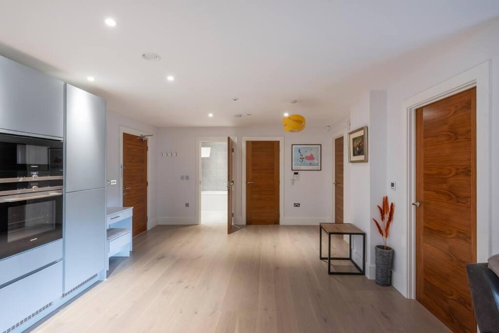 Appartement Stylish 2 Bed 2 Bath In Highgate & Free Parking