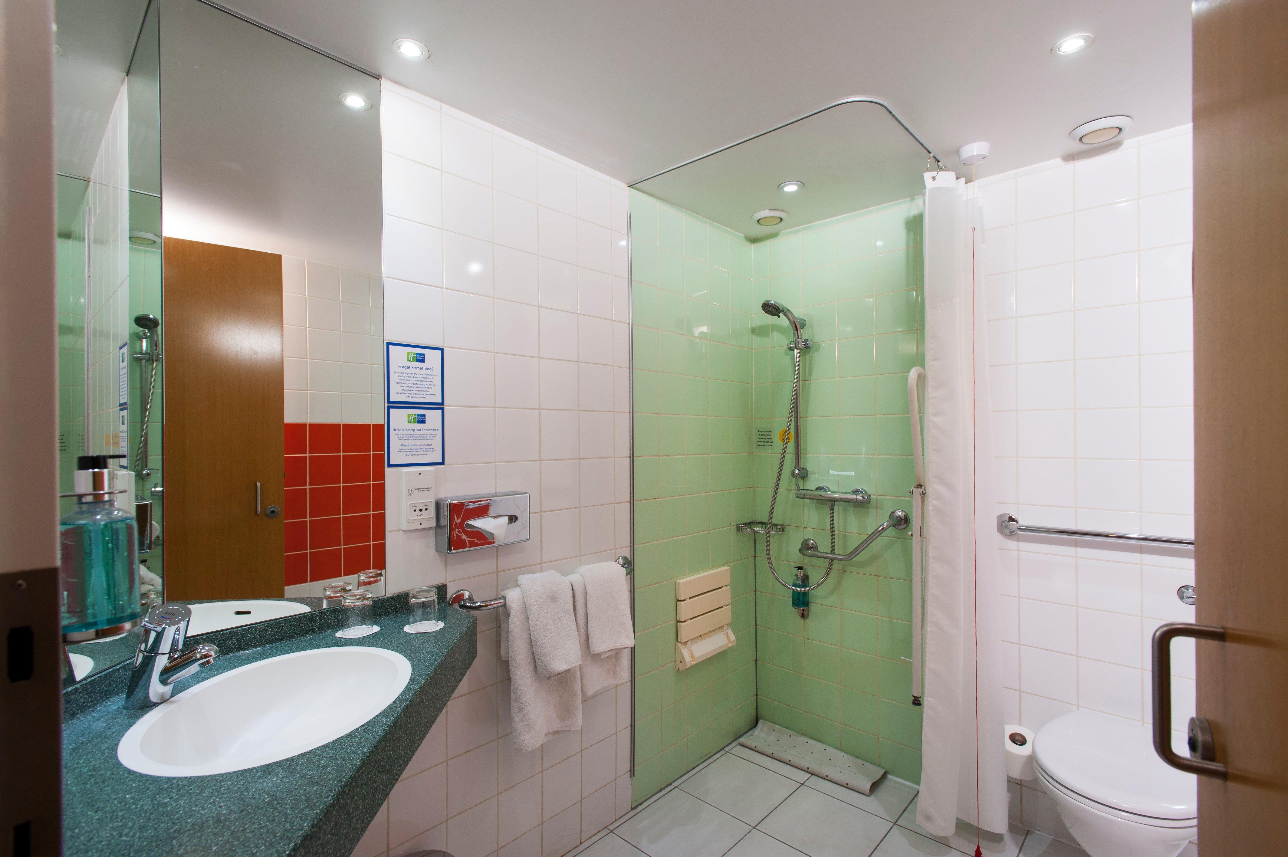 Express - Vauxhall Nine Elms, An Ihg 3*