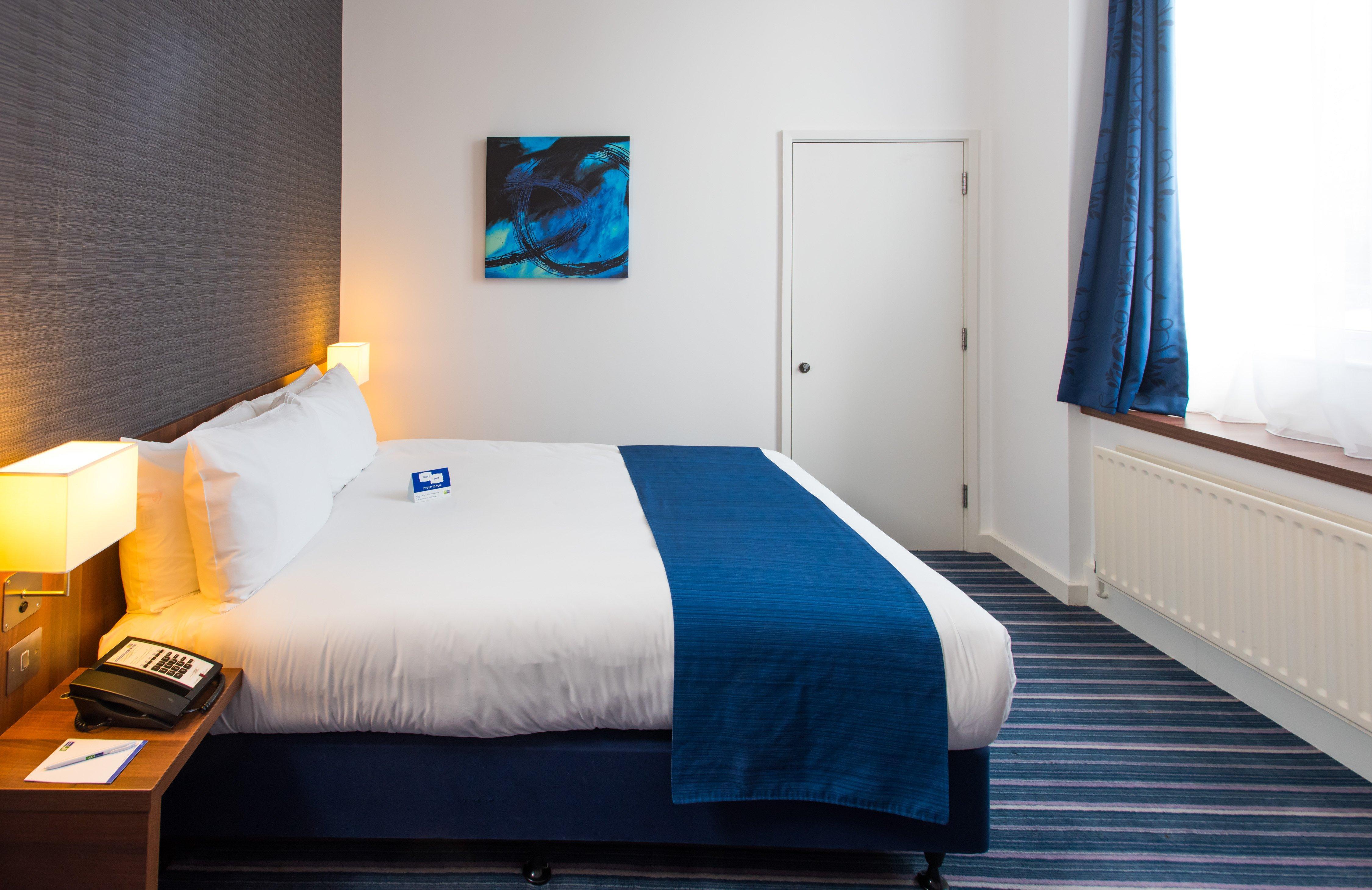 Express - Vauxhall Nine Elms, An Ihg 3* London