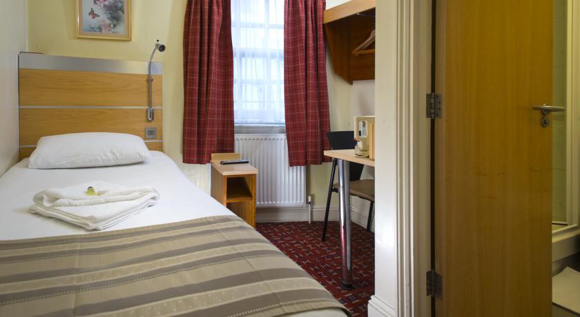 St George's Victoria 3* London