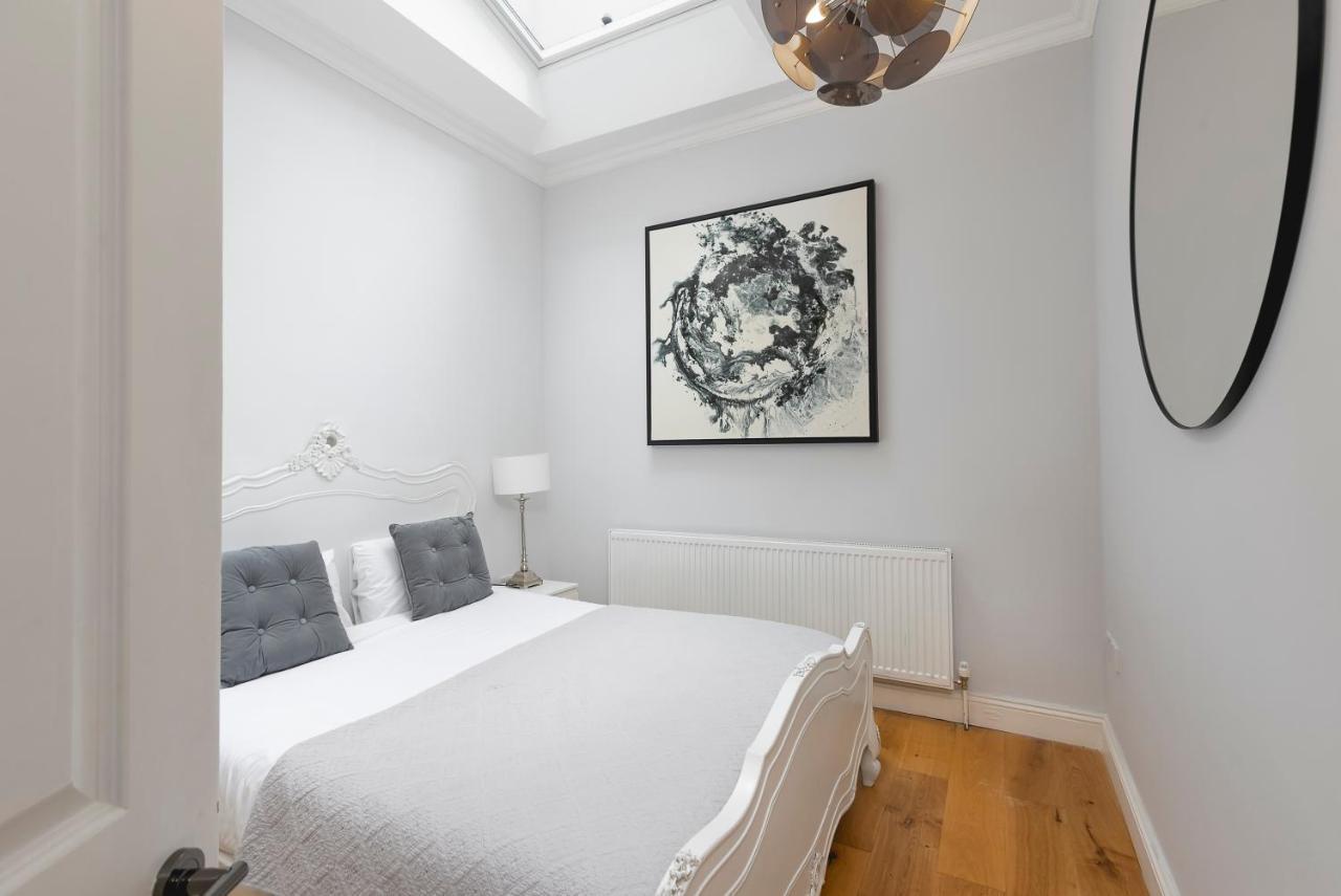 Penthousestays Notting Hill - Spacious 3 Bedroom King Bed - Near Portobello Road & Kensington High Street