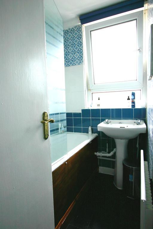Lettingeasy - Brownfield Guest house