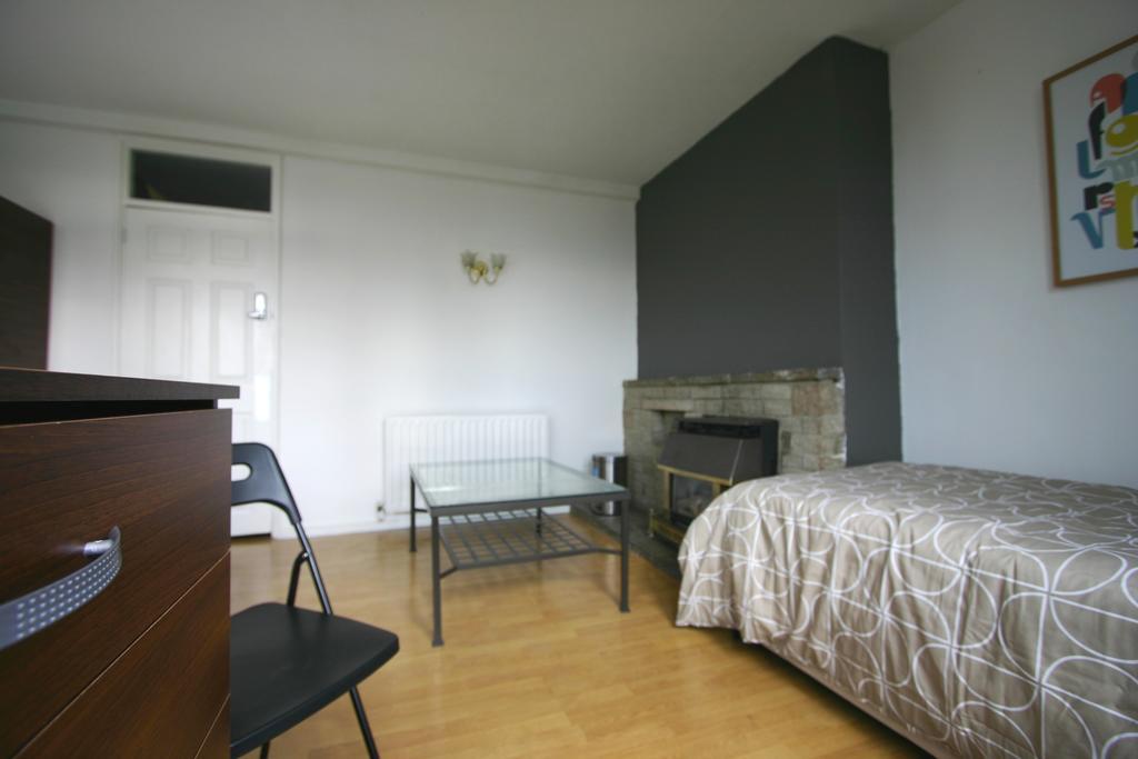 Lettingeasy - Brownfield Guest house *