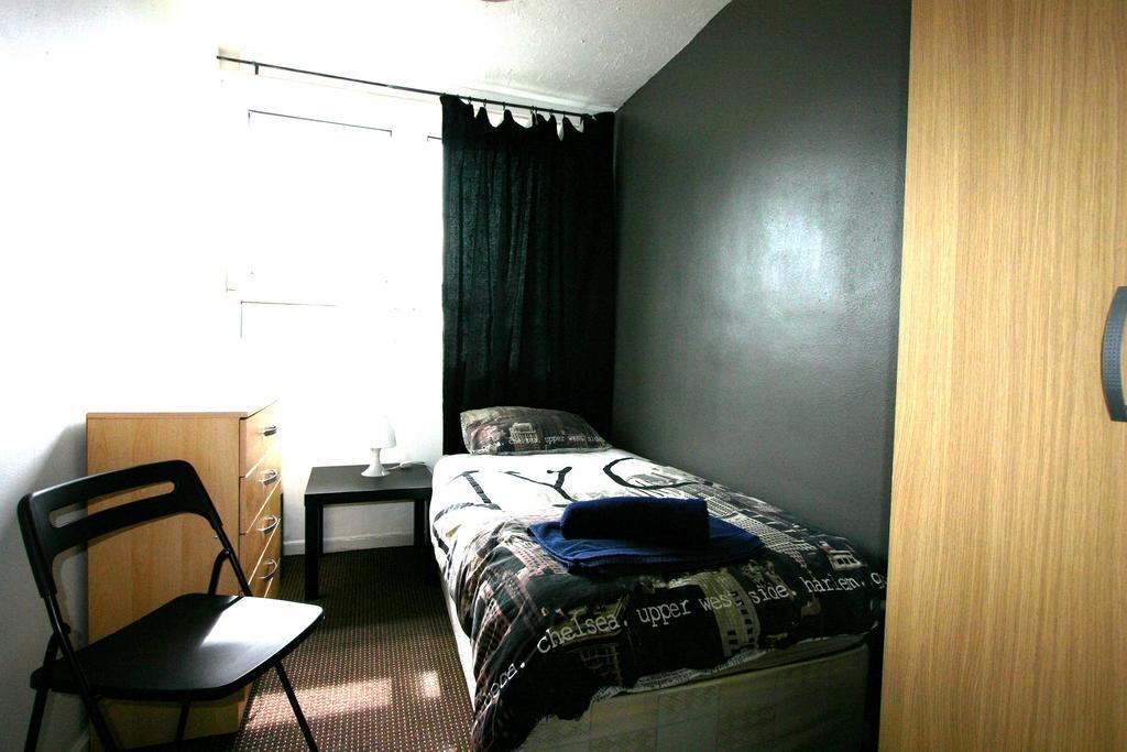 Lettingeasy - Brownfield Guest house London