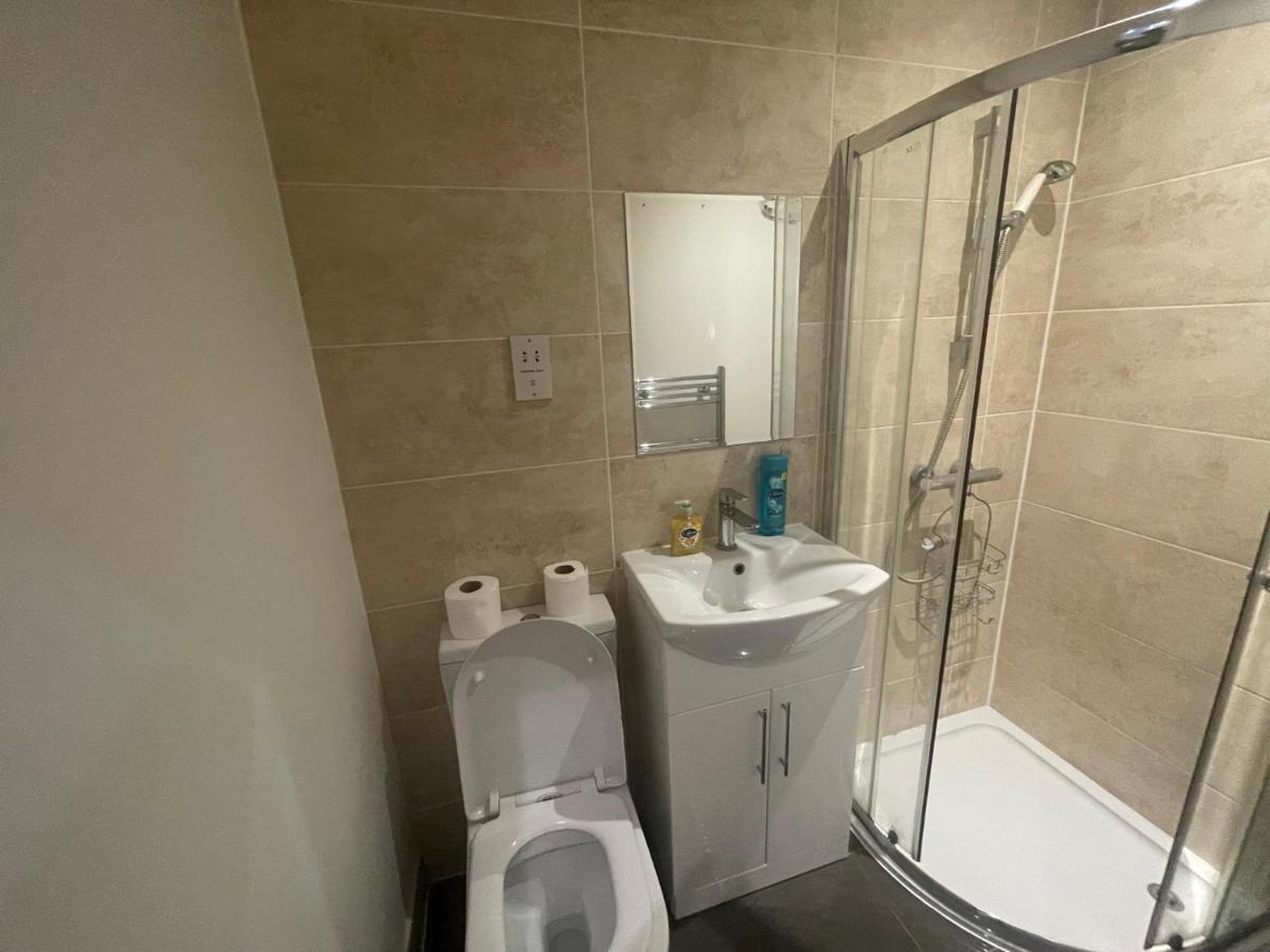Lovely 1 Bedroom With On Street Parking Apartamento Londres