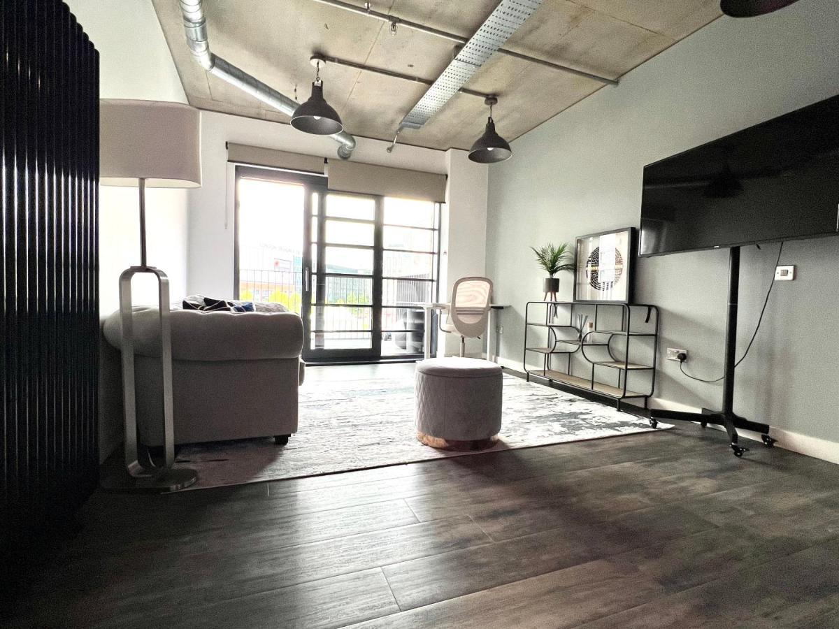Two Bedroom Ferrum Wembley Park Apartment *