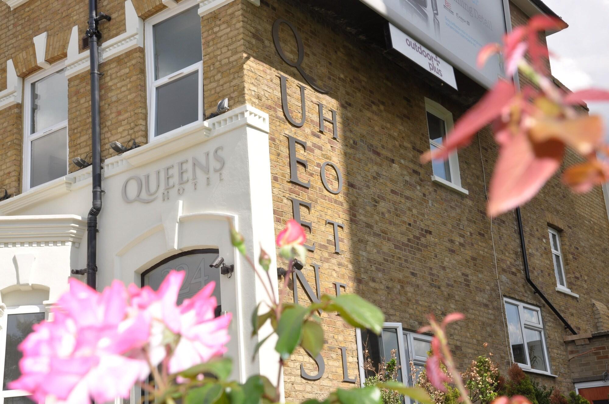 Queens Hotel 3*