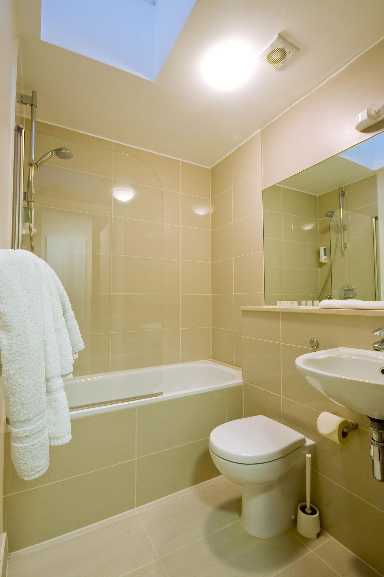 Hotel Queens London