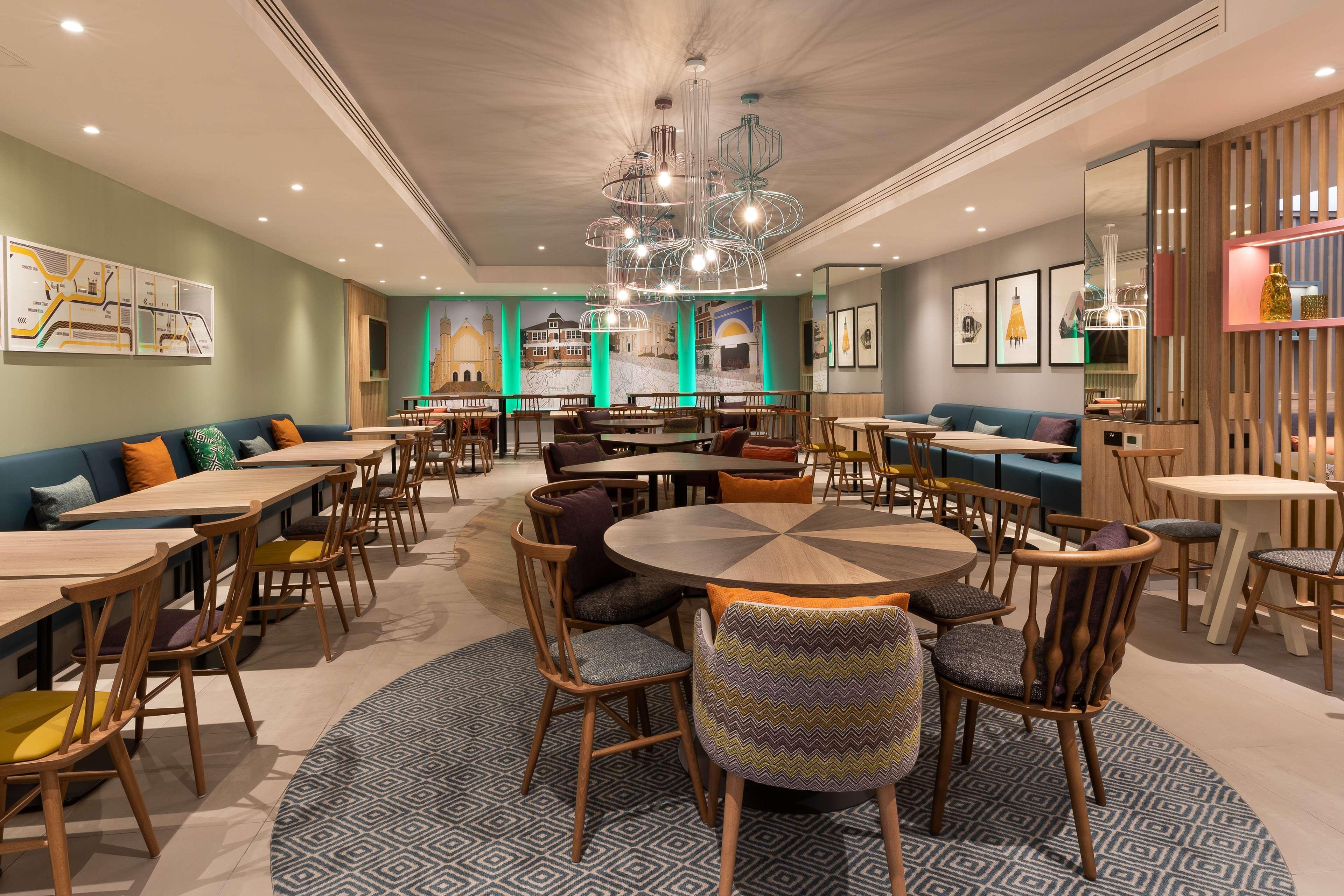Hotel Hampton By Hilton Ealing 4*