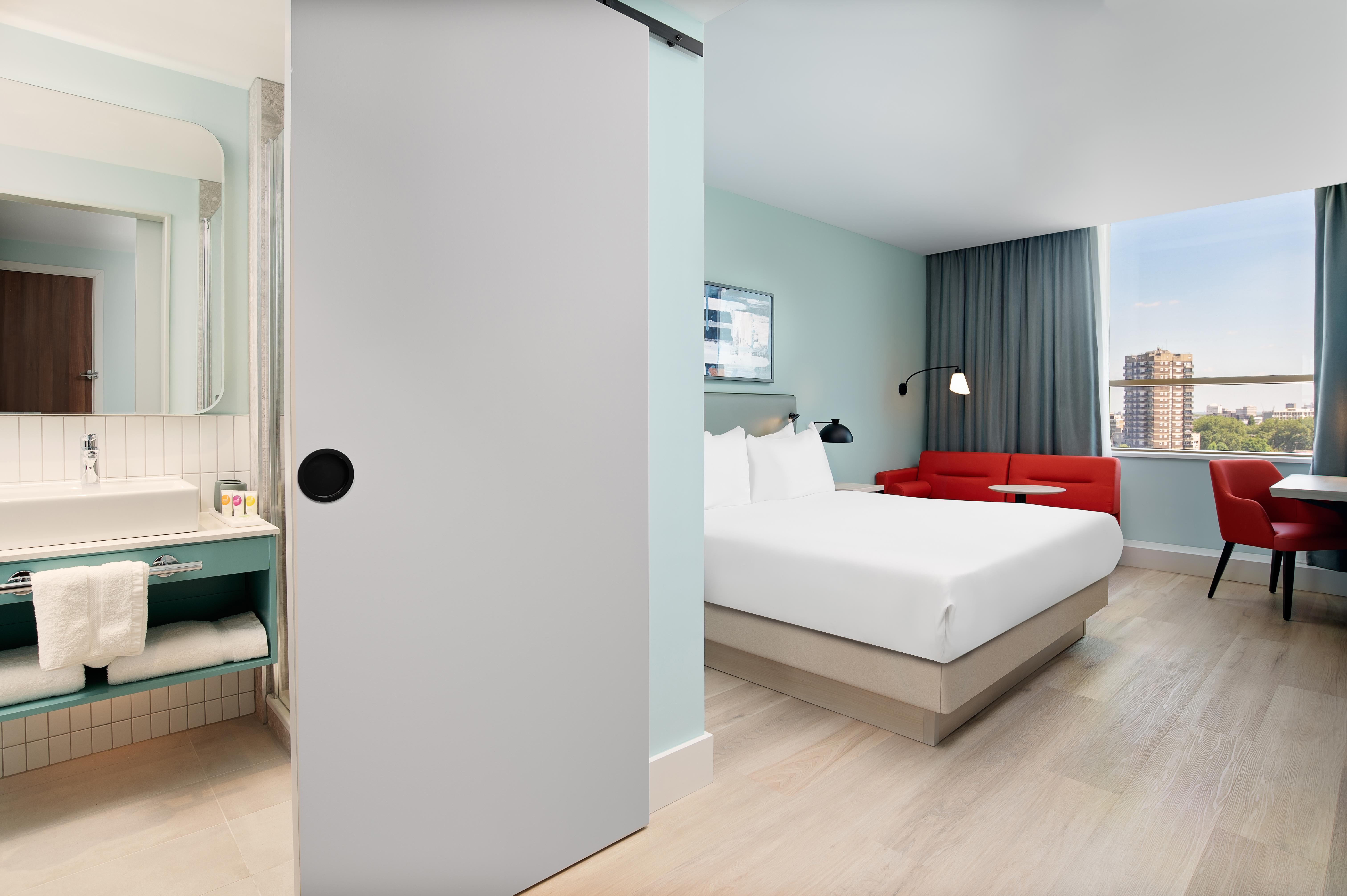 Hyatt Place East 4*