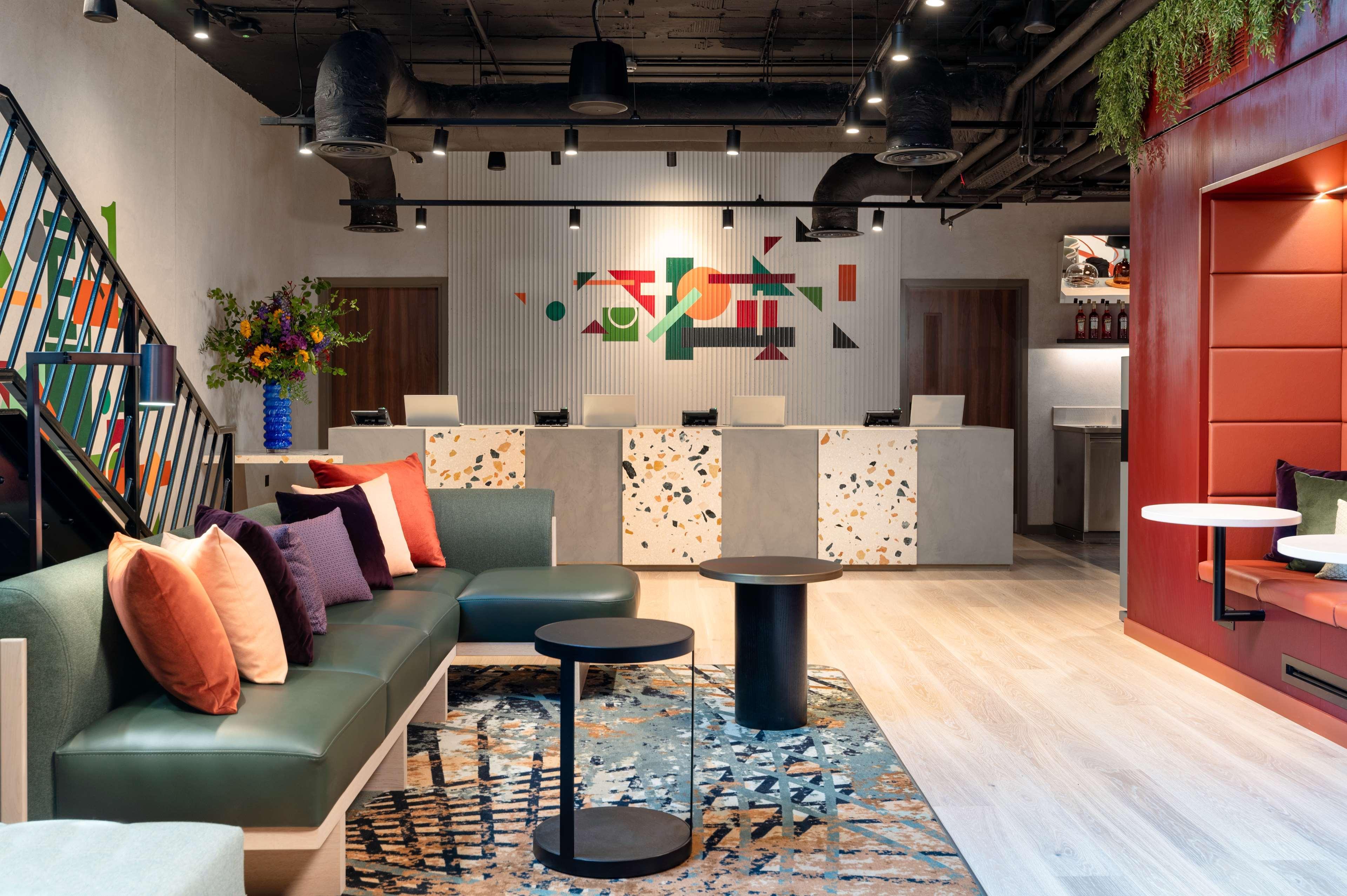 Hyatt Place East Hotel 4*