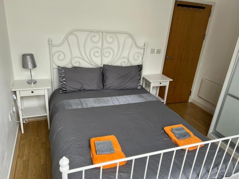 Stunning 2 Bed Flat! Centrally Located In London, Uk! Apartment *
