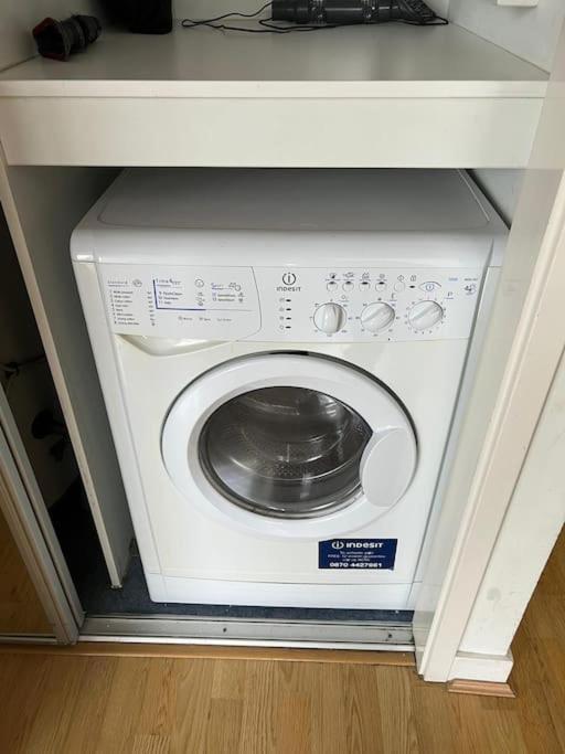 Stunning 2 Bed Flat! Centrally Located In London, Uk! Apartment *