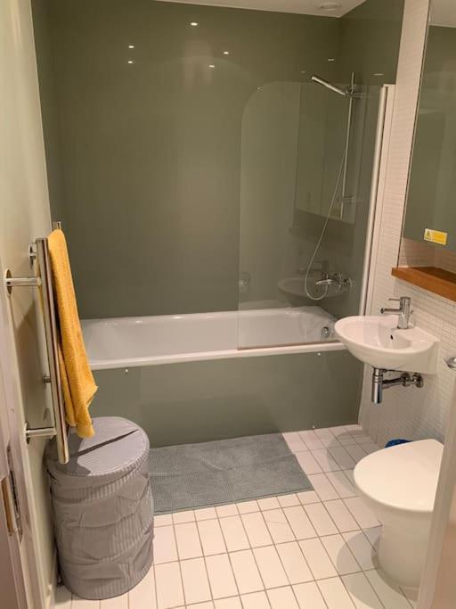 Stunning 2 Bed Flat! Centrally Located In London, Uk! Apartment