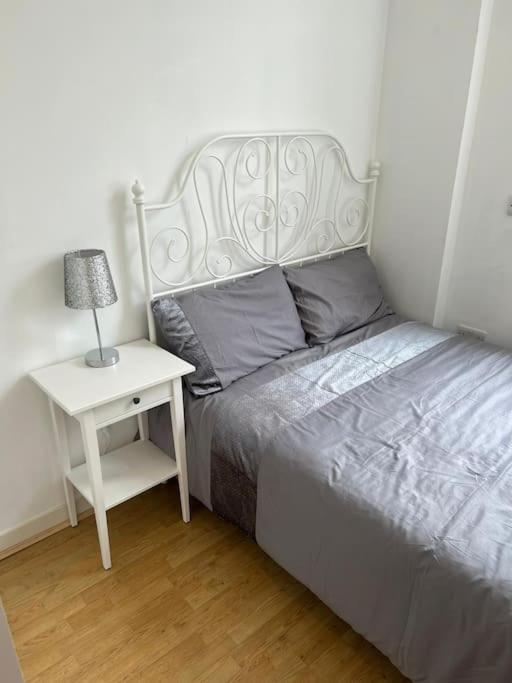 Stunning 2 Bed Flat! Centrally Located In London, Uk! London