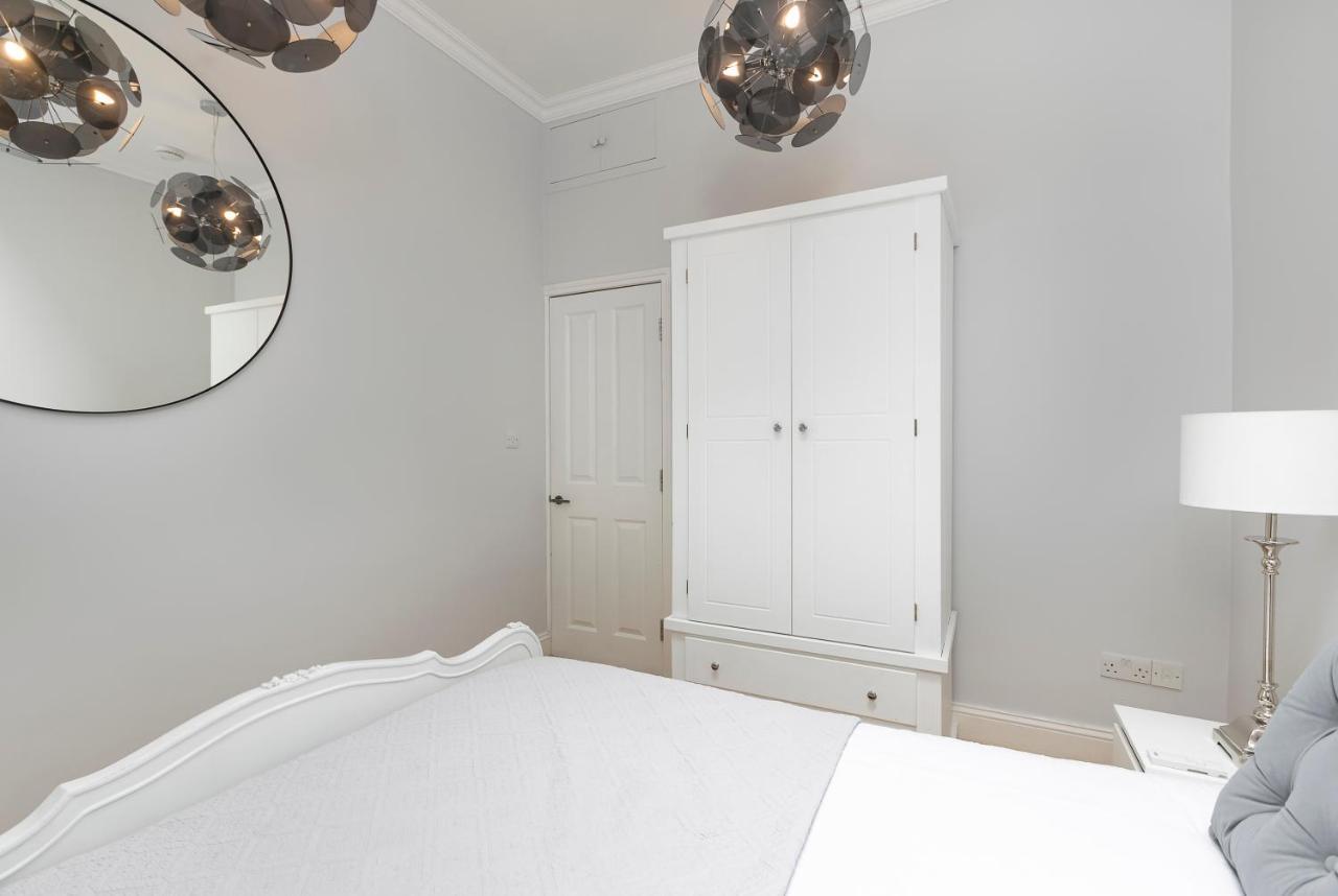 Penthousestays Notting Hill - Spacious 3 Bedroom King Bed - Near Portobello Road & Kensington High Street Appartement Londen