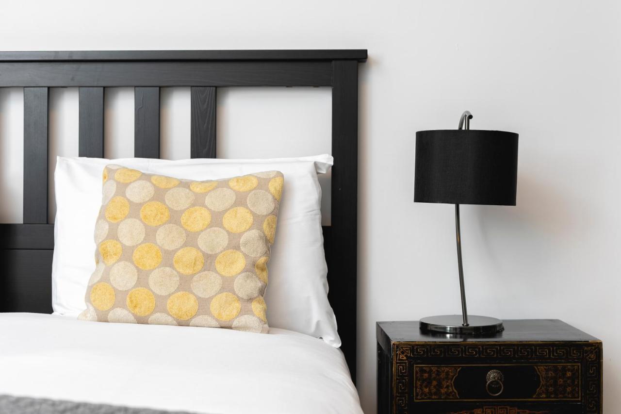 Penthousestays Notting Hill - Spacious 3 Bedroom King Bed - Near Portobello Road & Kensington High Street Londen