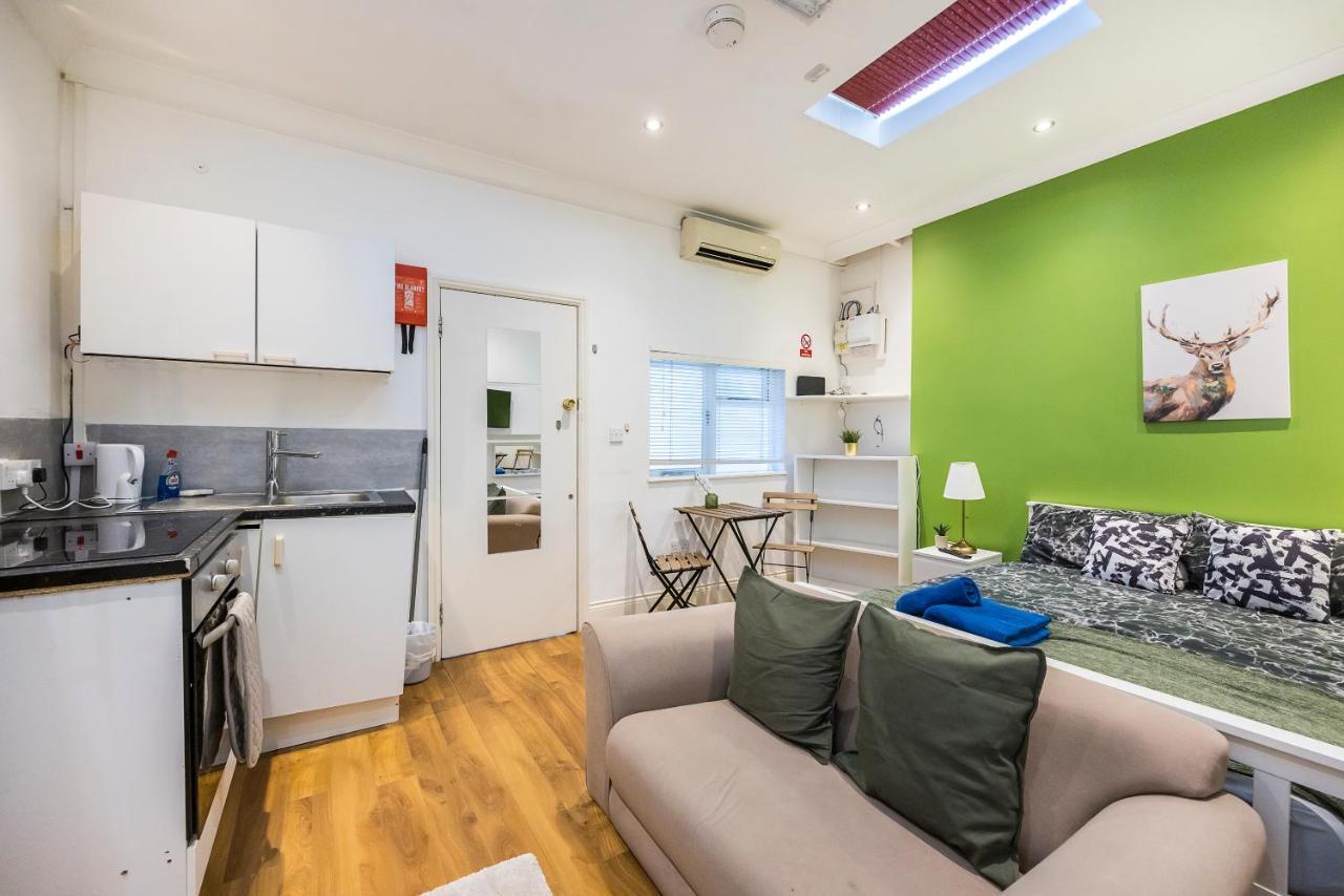 Verv Islington Guest house