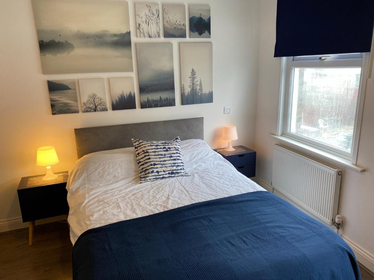 Сasa de vacaciones 35 Mins To London. 3 Bedrooms. 2 Bathrooms With Garden Londres