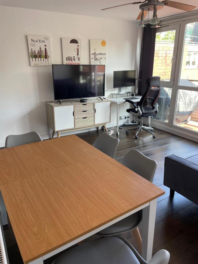 Lovely 2 Bedroom Flat In * London