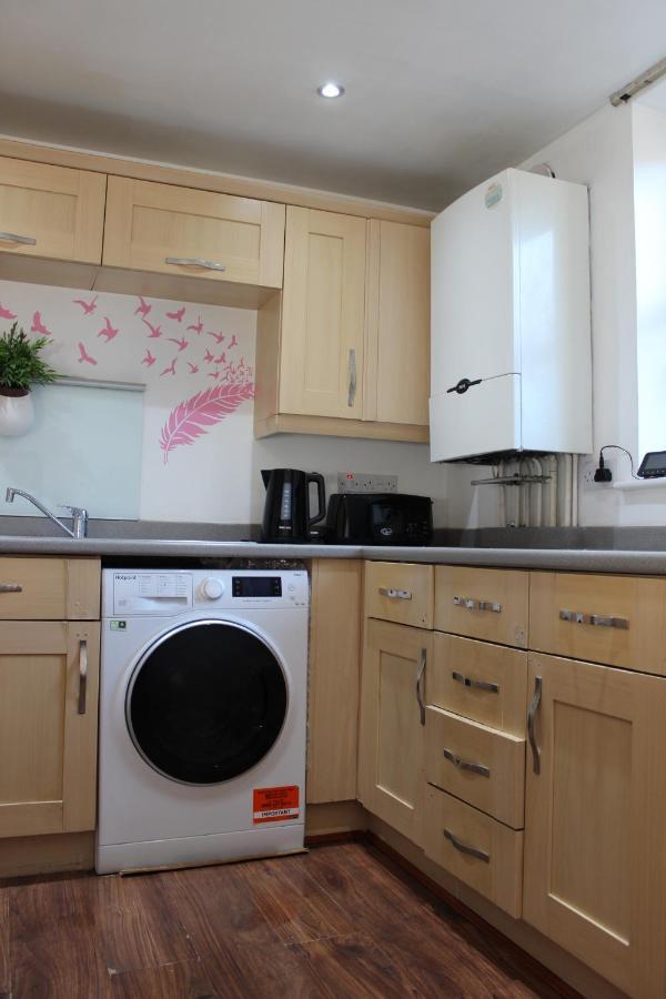 Apartment: 2-bed Oasis With Rapid Transit Access *