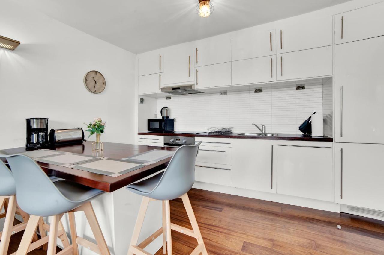 Julian - Camden Road Apartment London