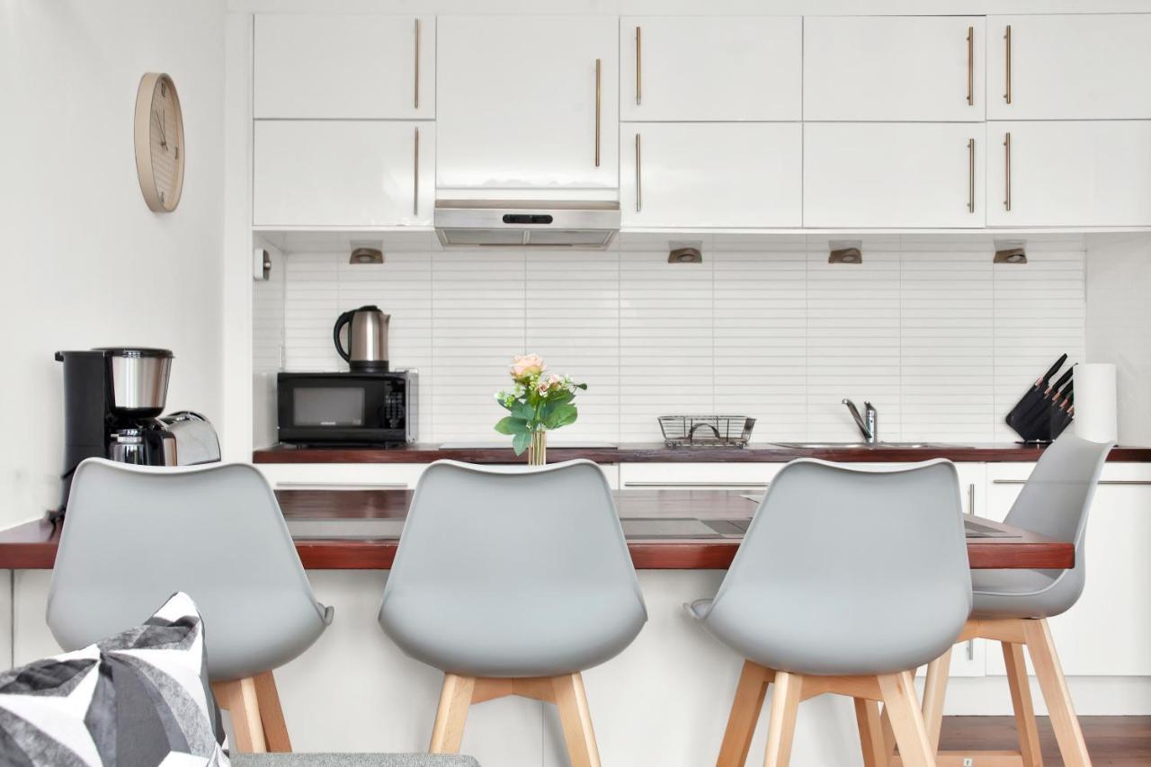 Julian - Camden Road Apartment London