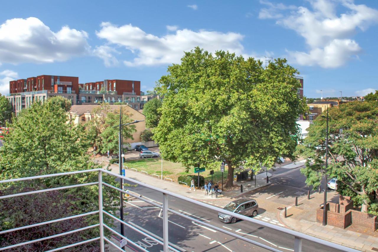 Julian - Camden Road Apartment London
