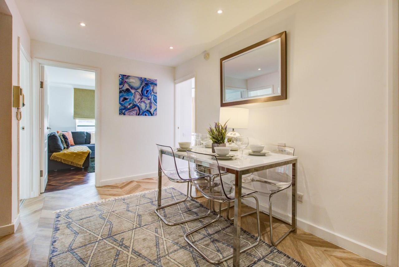 Appartement 3-bedroom, 3-baths In Super Posh Marylebone, Central London, W1 Londen