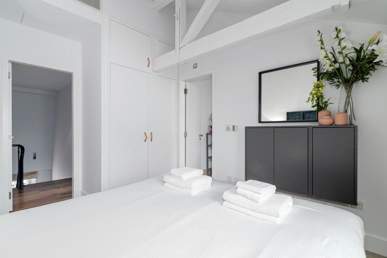 A Stunning Three Bedroom In Mayfair Appartement *