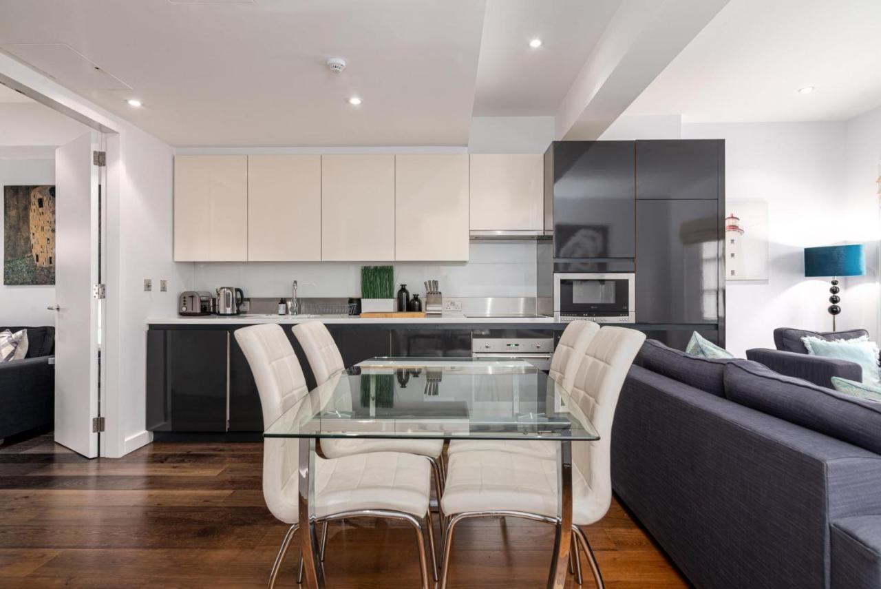 A Stunning Three Bedroom In Mayfair Appartement Londen