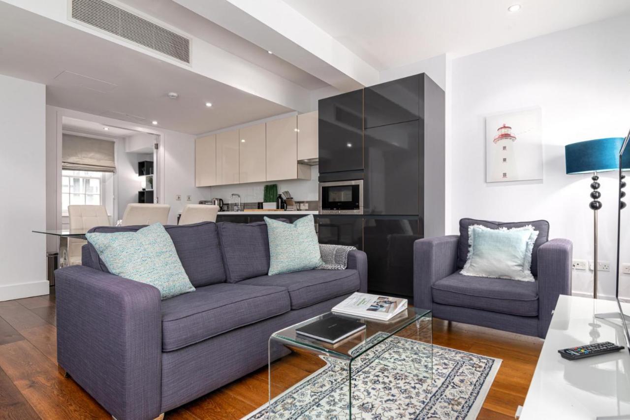 A Stunning Three Bedroom In Mayfair Appartement Londen